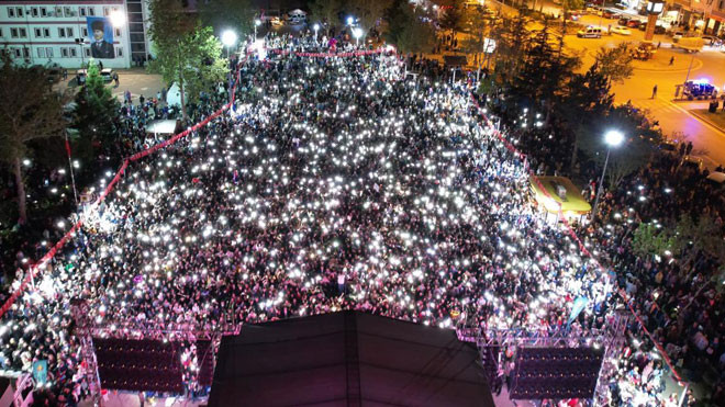 23 Nisan etkinlikleri coşkuyla kutlandı! Pinhani Konseri ilgi gördü