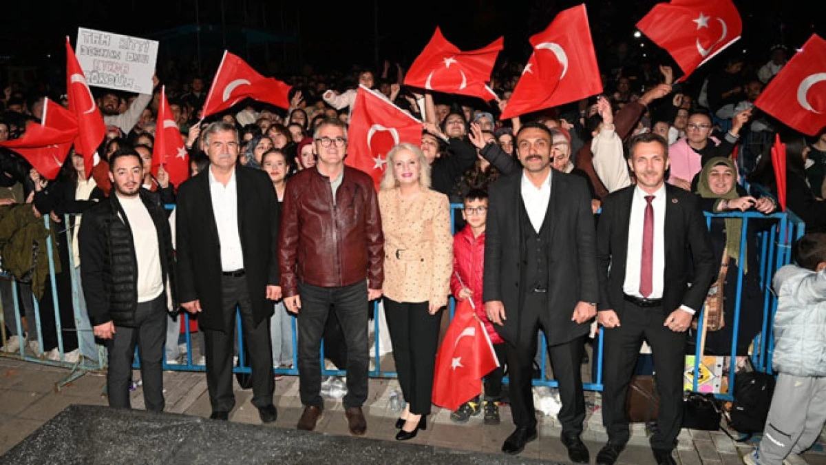 29 Ekim Cumhuriyet Bayramı coşku ile kutlandı