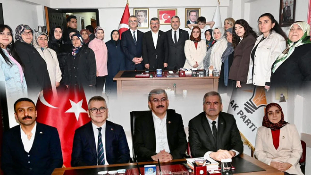 Ak Parti&rsquo;de bayramlaşma coşkusu