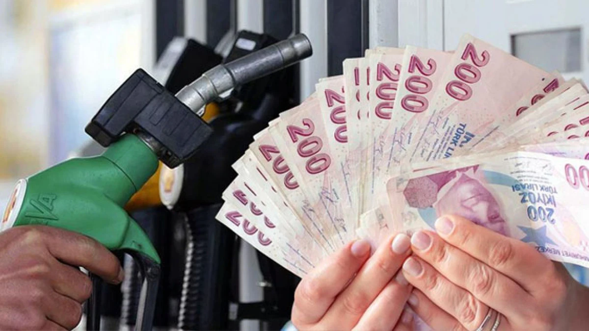 Akaryakıta bir zam daha! Fiyat tabelasını g&ouml;ren "Yok artık" diyor