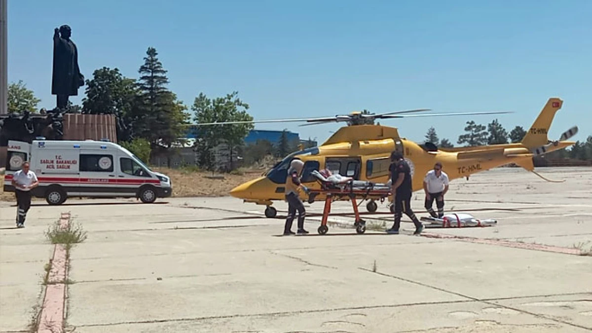 Ambulans helikopter genç hasta için havalandı