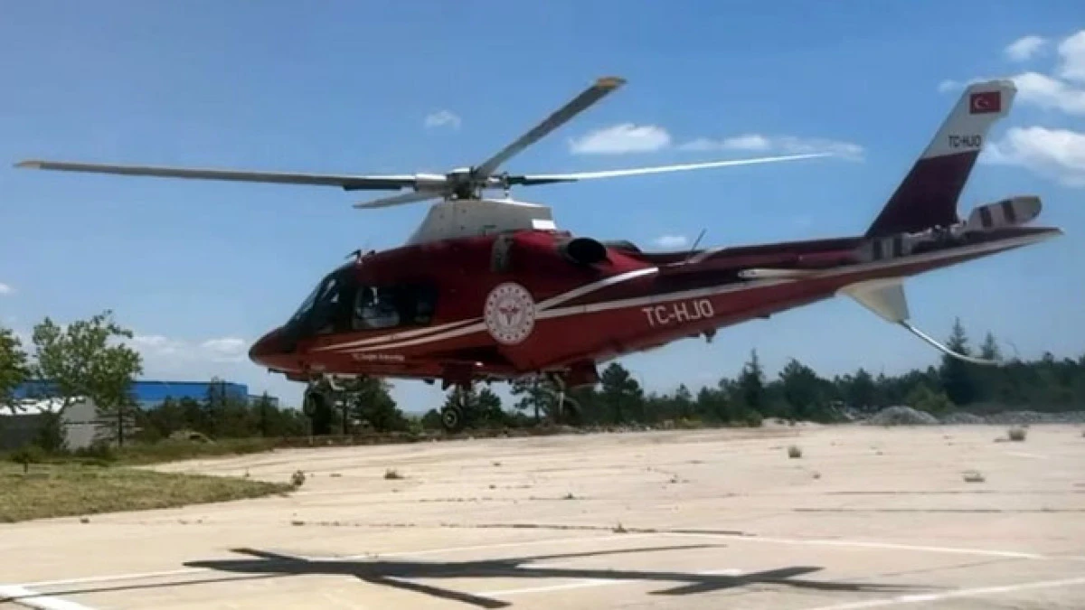 Ambulans  helikopter mide kanaması geçiren hasta için kalktı
