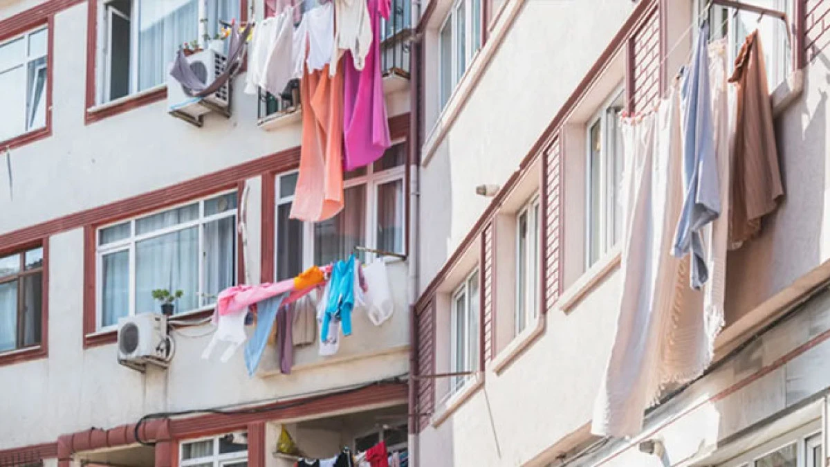 Balkona &ccedil;amaşır asma devri bitiyor! Ağır cezalar kapıda