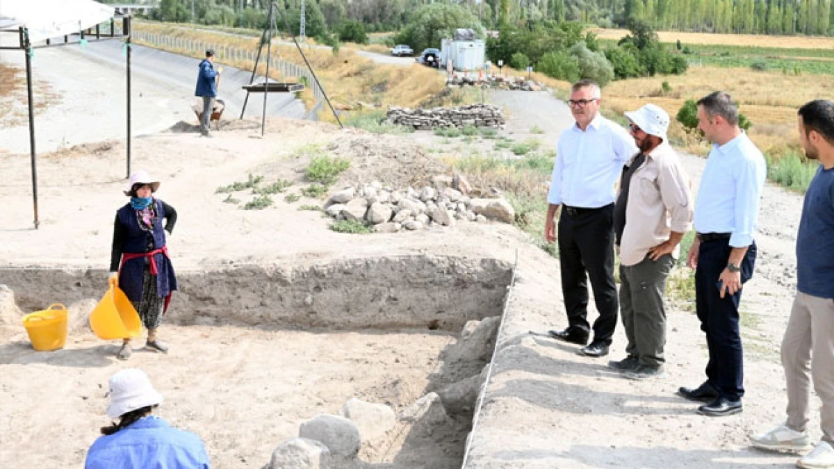 Başkan Ustaoğlu ‘Gökhöyük kazısı bölge tarihine ışık tutuyor’
