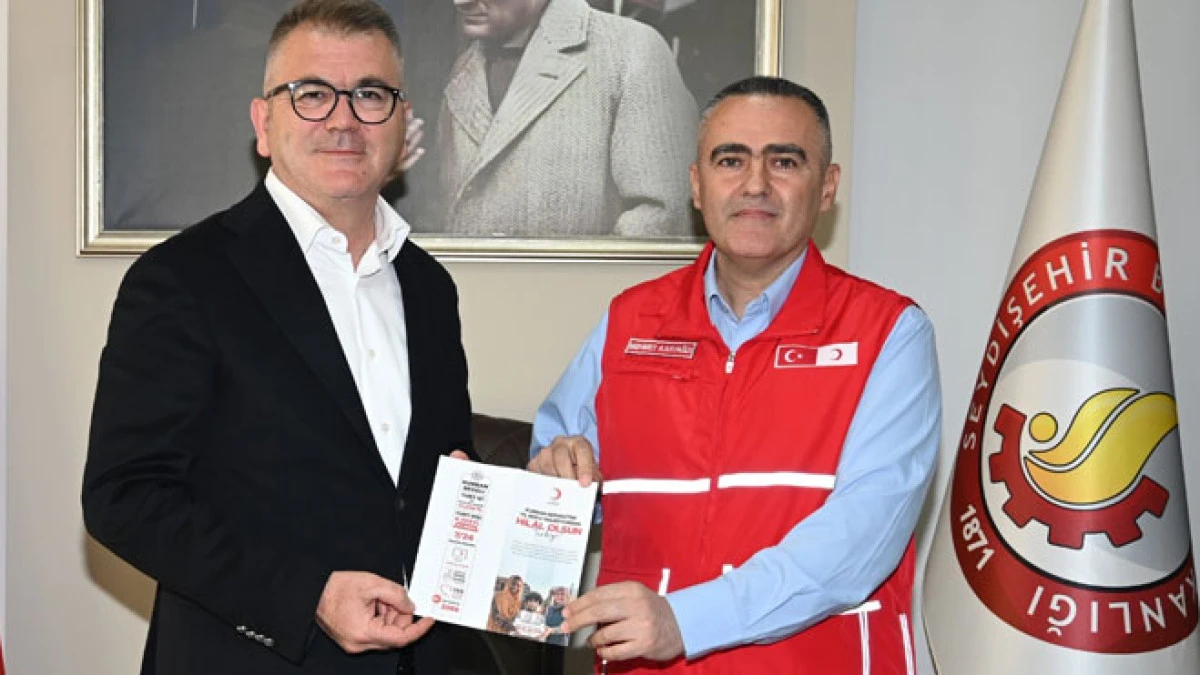 Başkan Ustaoğlu T&uuml;rk Kızılay'a kurban bağışı yaptı