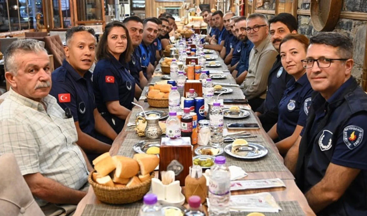 Başkan Ustaoğlu, zabıta personeli ile buluştu