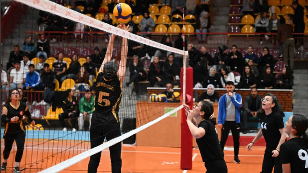 Başkanlık voleybol turnuvası başladı