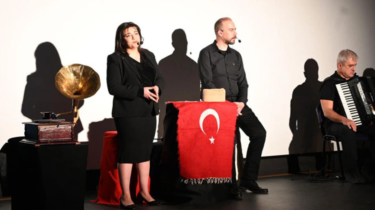 &lsquo;Bizim Akif&rsquo; tiyatro oyunu Seydişehir&rsquo;de sahnelendi