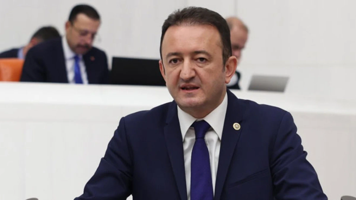 CHP’li Bektaş: Muhtarlardan AKP’ye üye istenmesi devlet tarafsızlığını zedeler