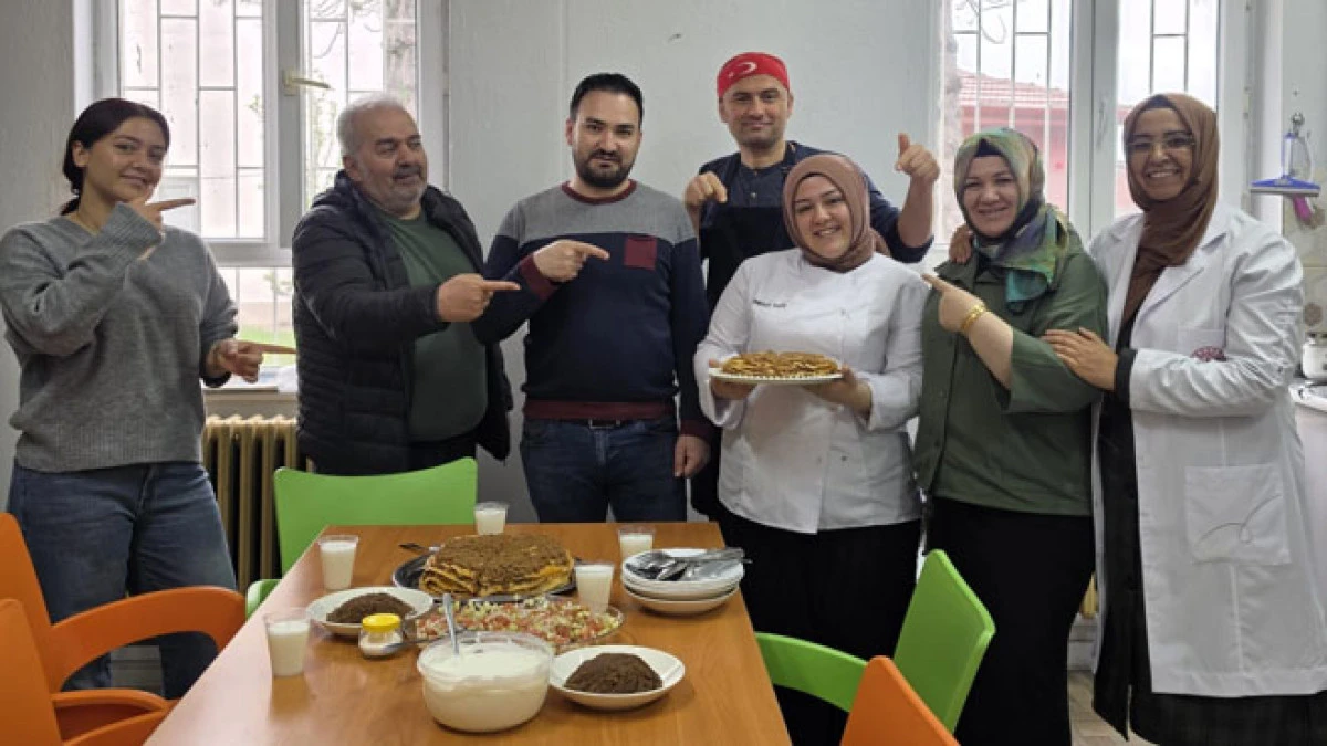 Eski &ouml;ğrenciden anlamlı vefa ziyareti