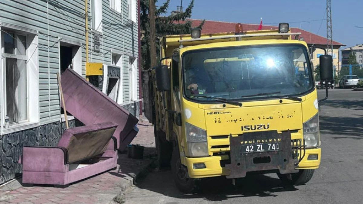 Evi yanan aileye belediyeden büyük destek
