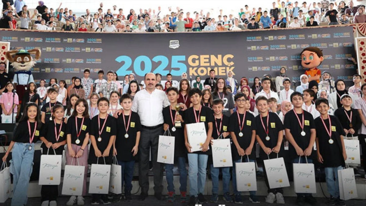 Genç KOMEK gönüllere dokunan büyük bir eğitim seferberliğidir