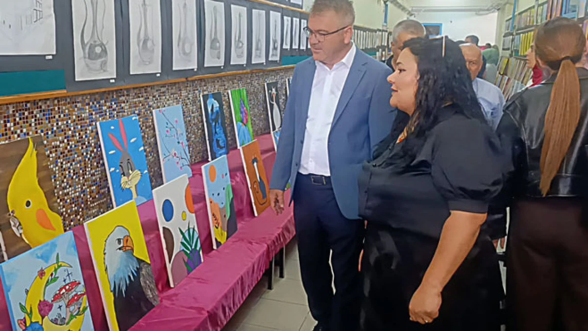 İhsan Tekin Ortaokulu’nda resim sergisi açıldı