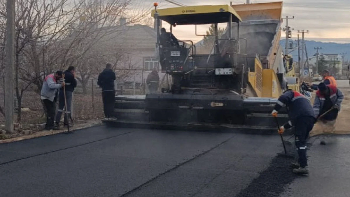 Kesecik Mahallesi’ne sıcak asfalt