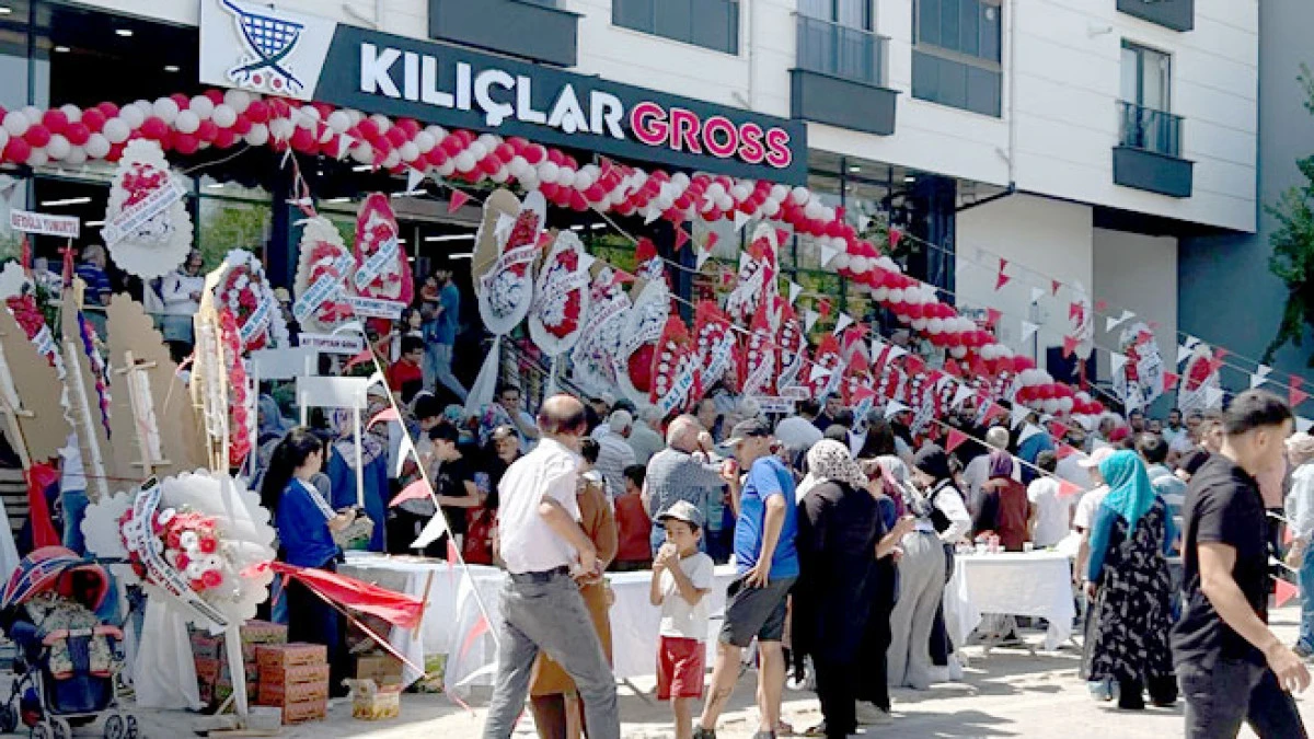 Kılıçlar Gross’tan görkemli açılış