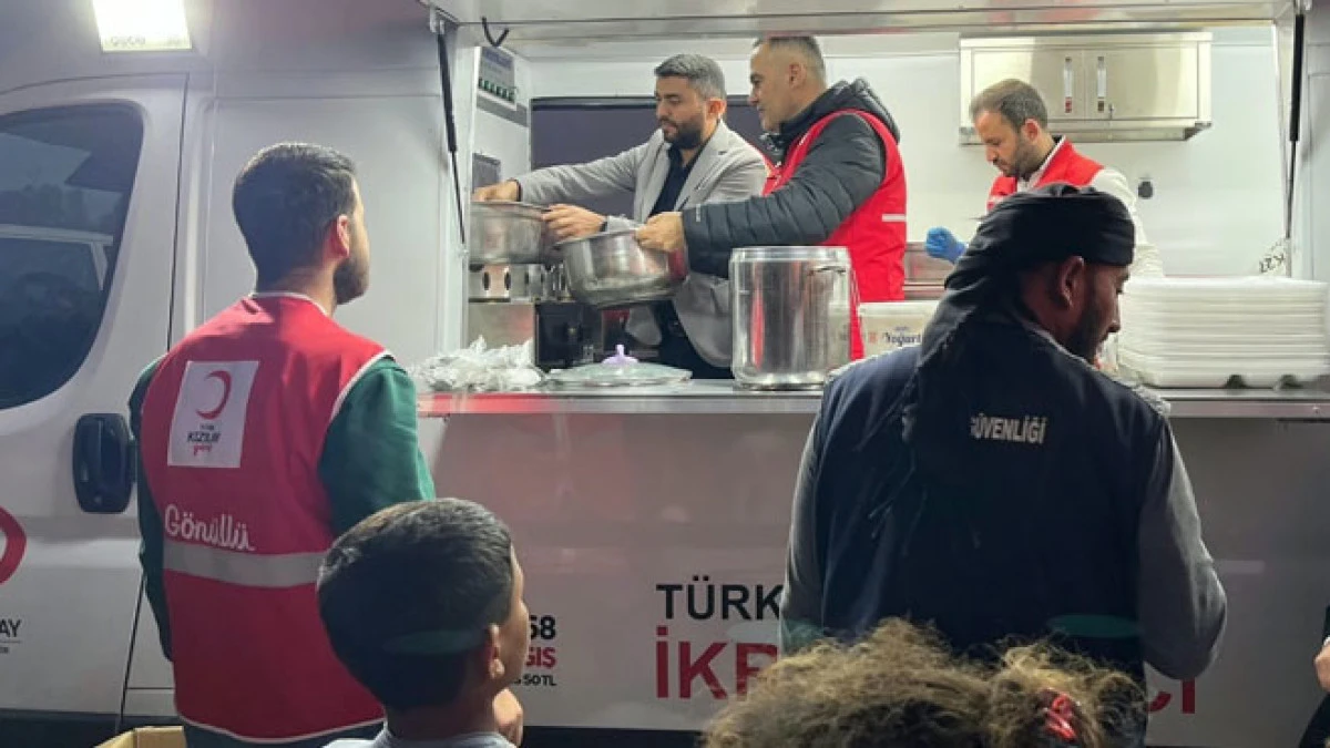 Kızılay&rsquo;dan mevsimlik tarım iş&ccedil;ilerine sıcak yemek desteği