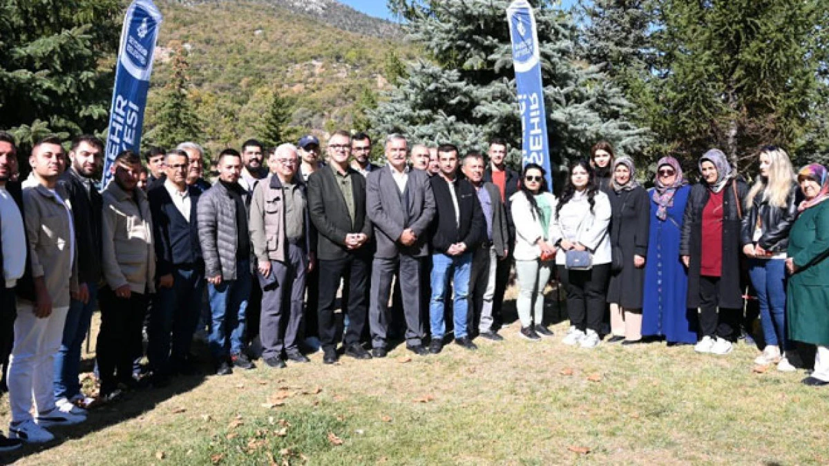 Kuğulu Tabiat Parkı'nda üniversitelilerden oryantiring heyecanı