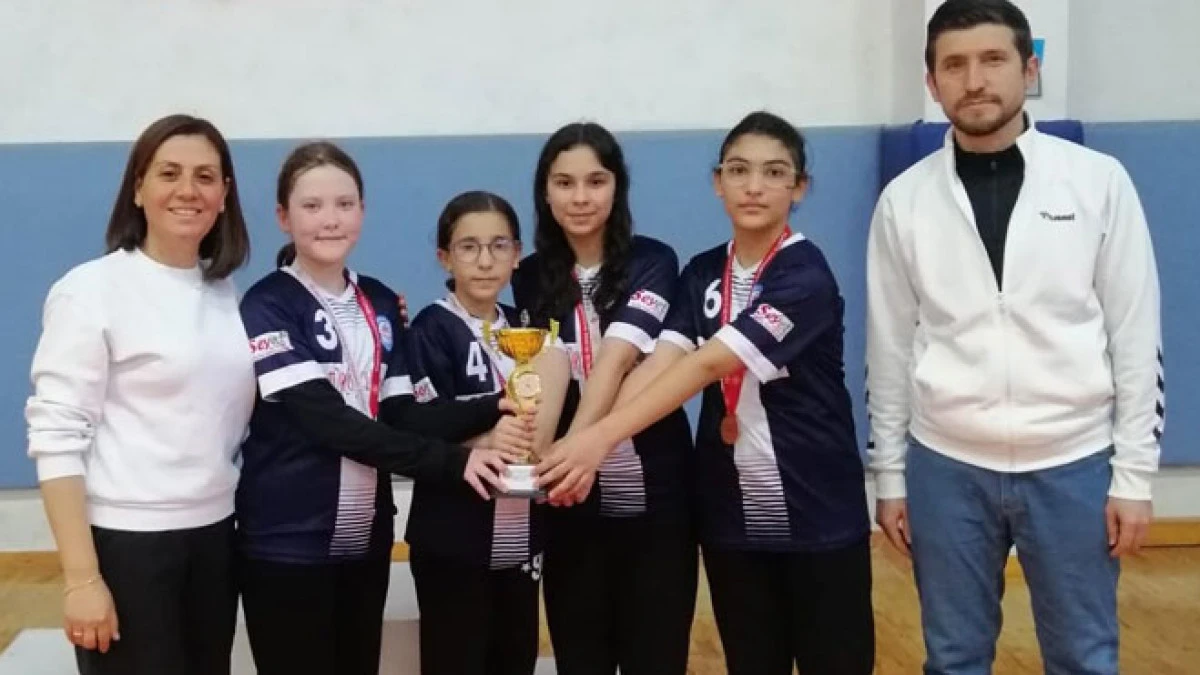Mahmut Esat Badminton&rsquo;da Konya şampiyonu oldu