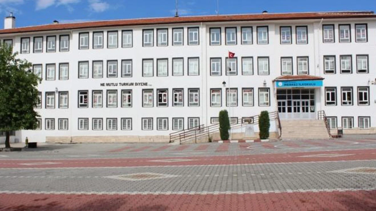Merkez İlkokulu normal eğitime ge&ccedil;iyor