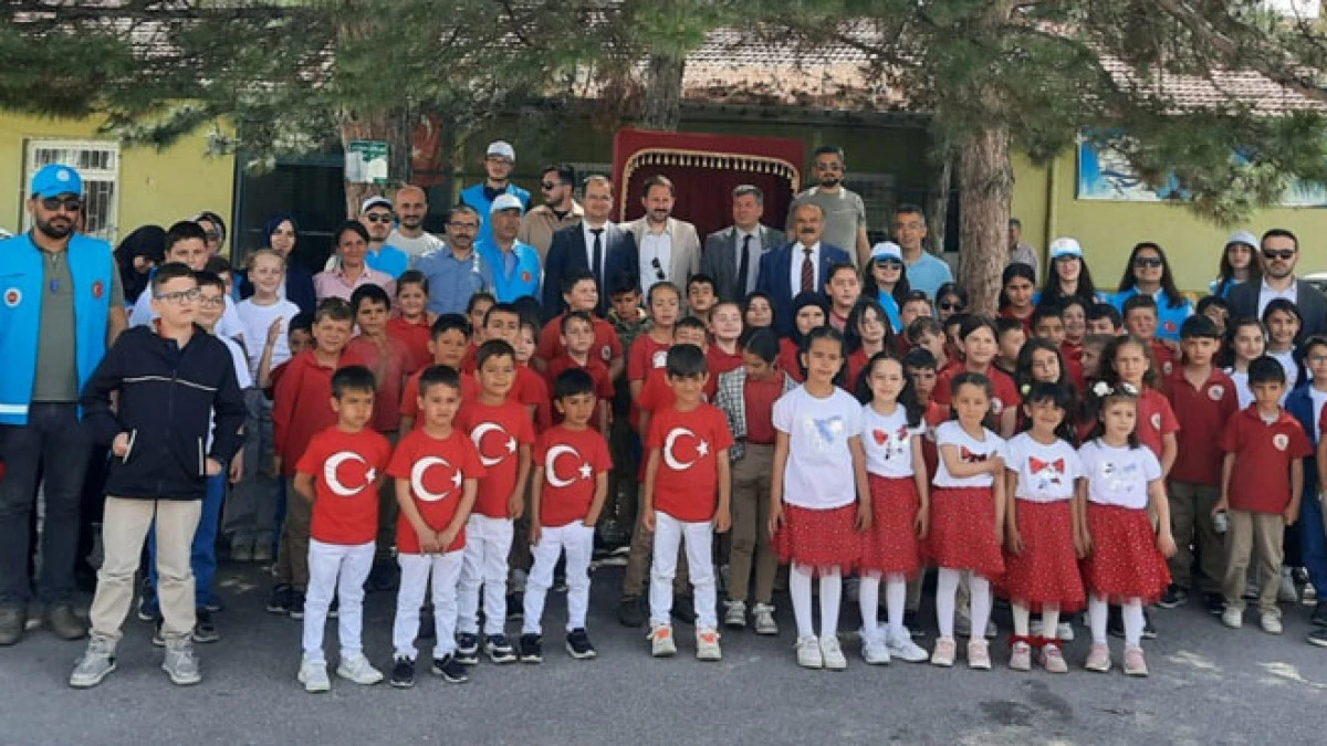 Merkez İlkokulu’ndan ‘İyilik iyidir’ etkinliği
