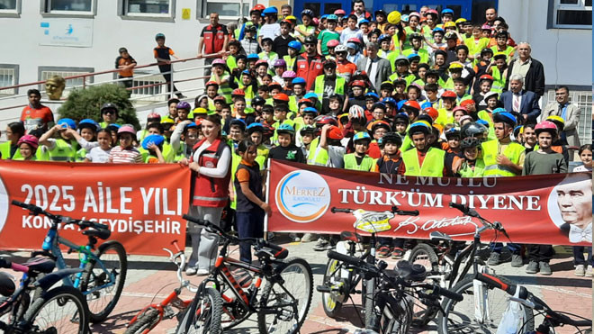 Minik ayaklar büyük hayallere sürüyor