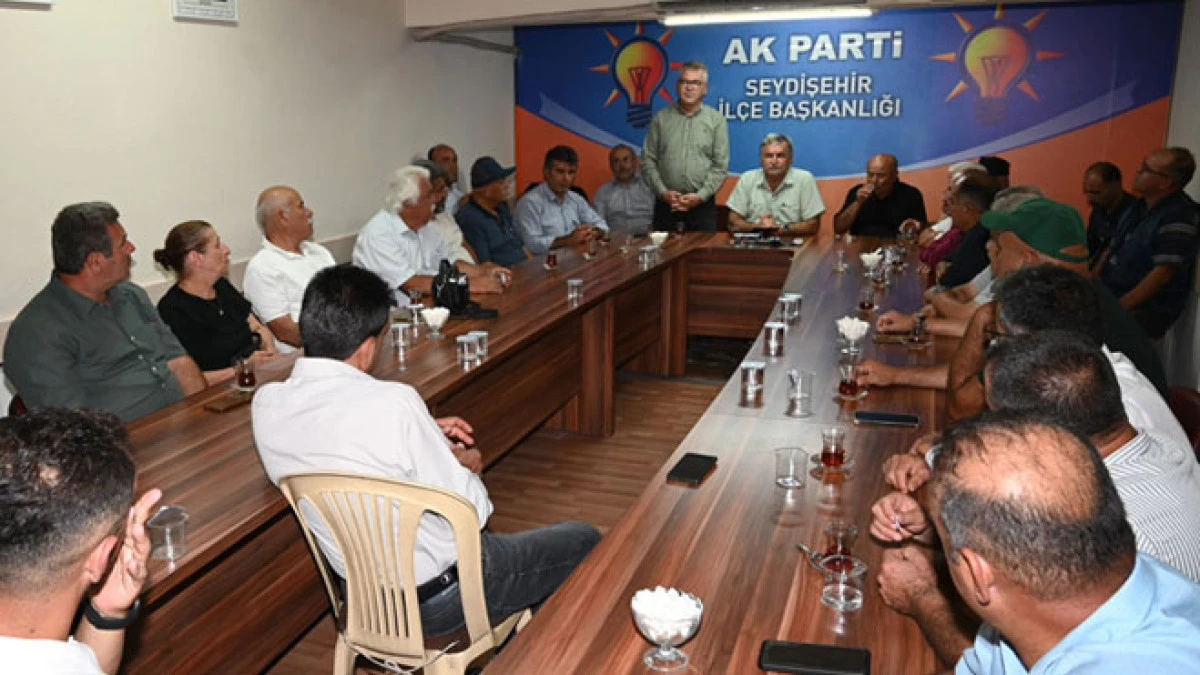 Muhtarlar, Ak Parti İl&ccedil;e Başkanlığı&rsquo;nda buluştu