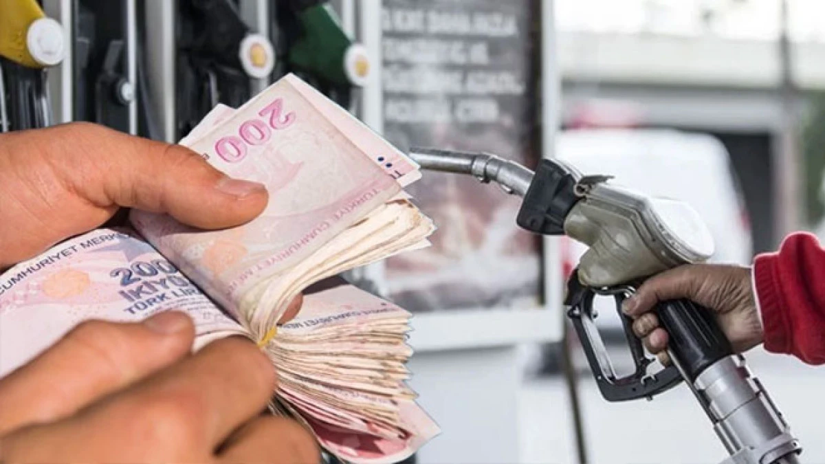 Pompa &ccedil;ıldırdı! Akaryakıta 24 saat ge&ccedil;meden yeni zam