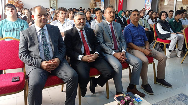 Prof.Dr. Hüseyin Muşmal Seydişehir’de öğrencilerle buluştu