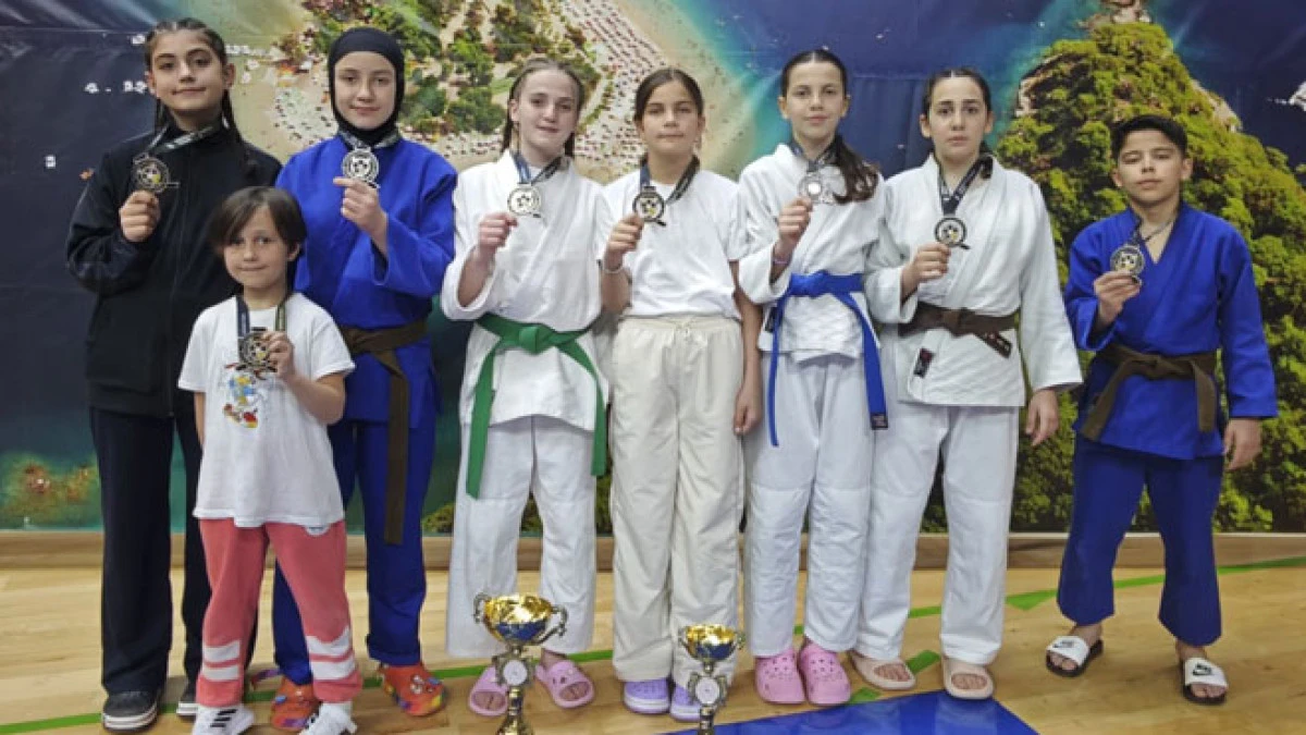 Seydişehirli Judocular Fethiye&rsquo;den kupalarla d&ouml;nd&uuml;