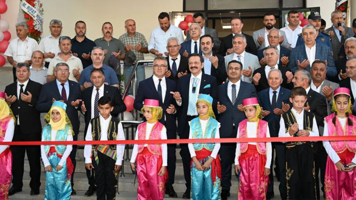 TOBB Başkanı Hisarcıklıoğlu, okul açılışına katıldı