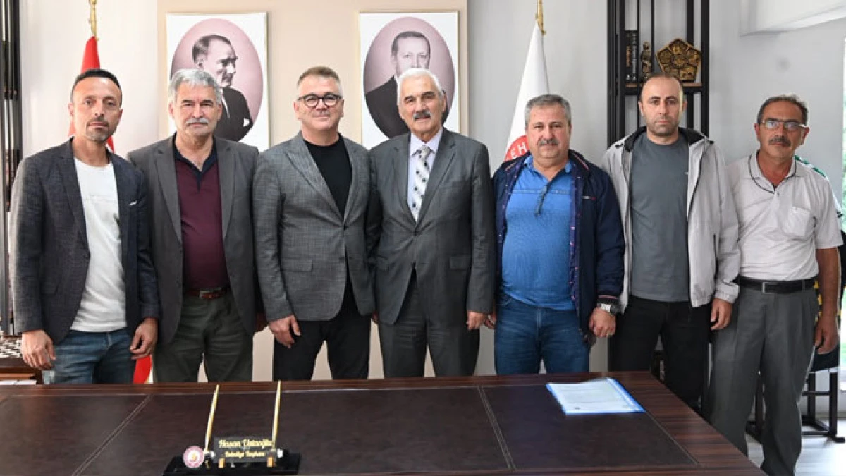 Ustaoğlu siyasi parti il&ccedil;e başkanları ile buluştu